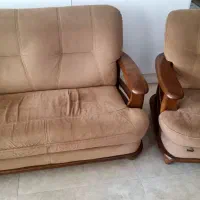 مبل ۷ نفره بهمراه میز و ۴ گل میز