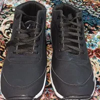 کفش|کیف، کفش، کمربند|اشتهارد, |دیوار