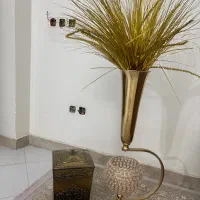 گلدان و گل