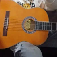 گیتارaz کلاسیک