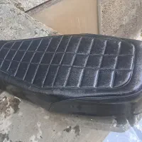 صندلی و ترک موتور تخت