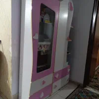 تخت و کمد