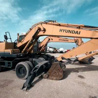 ۴ دستگاه بیل مکانیکی لاستیکی هیوندای ۲۱۰