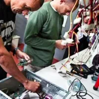 مونتاژ کار مکانیک