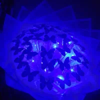 دسته گل پروانه و گل های ربانی