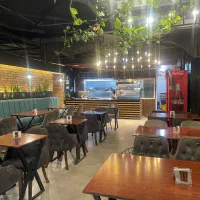 صندوقدار وآماده ساز خانم