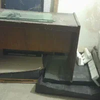 میز محکم با چوب گردو
