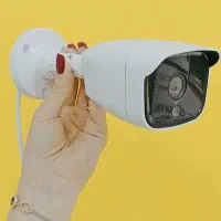 دوربین مداربسته امنیت هوشمند در دستان شما