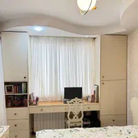 کمد هایگلاس ترک همراه میز تحریر