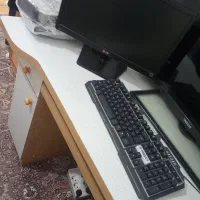 کامپیوتر ومیزش