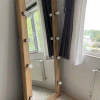 اینه ایستاده چراغدار چوبی