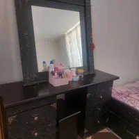 تخت خواب و سرویس میز آینه ست