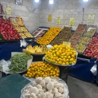 کارگر میوه فروشی