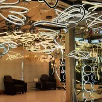 کارگر ساده جهت کار در لوستر فروشی