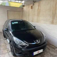 ۲۰۷ سقف‌شیشه‌ای