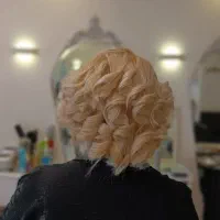 آرایشگر|خدمات آرایشگری و زیبایی|تهران, مجیدآباد|دیوار