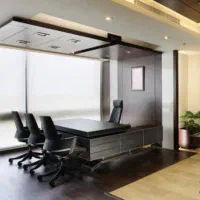 منشی خانم آشنا به کامپیوتر