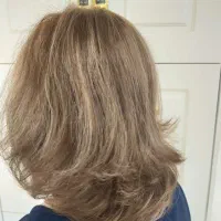 مدل برای کوتاهی مو رایگان توسط مربی