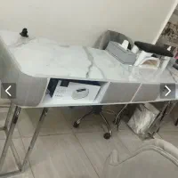 میز ناخن و دو عدد صندلی|آرایشگاه و سالن‌های زیبایی|قرچک, باقرآباد|دیوار