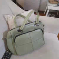 یکعدد کیف دستی سالم و خوشرنگ