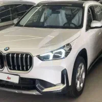 بی ام و X1 صفر سفید