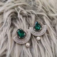 آموزش گلدوزی و جواهر دوزی