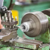 خدمات تراشکاری و قطعه زنی با دستگاه منوال
