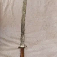 شمشیر قدیمی قدمت ۴۰ ساله
