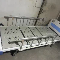 تخت بیمارستانی