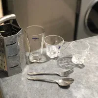 ۲دست لیوان شربت خوری و۲دست چای خوری وسرویس قاشق