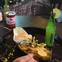 به یک دستیار و همکار آقا و خانم در کافه نیازمندیم.|استخدام خدمات فروشگاه و رستوران|ارومیه, |دیوار