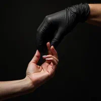 خدمات و آموزش ناخن