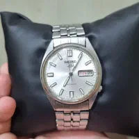 ساعت seiko 5 رنگ نقره ای|ساعت|کاشان, میدان کهنه|دیوار