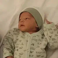 نیازمند تخمک و رحم جایگزین