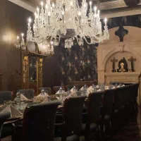 خانم جهت انجام امور اداری با روابط عمومی بالا