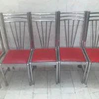 میز و صندلی ۴ نفره فلزی با روکش قرمز