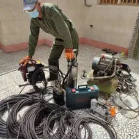 لولع بازکنی عایق‌بندی‌استخر‌ و‌سرویس‌بهداشتی