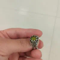 انگشتر مردانه با سنگ زبرجد خوشرنگ معدنی