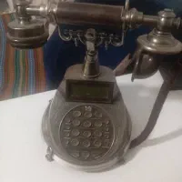 تلفن قدیمی وپوست