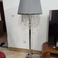 آباژور ایستاده