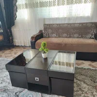 مبل هفت نفره تمیز بدون نقص همراه میز عسلی کامل