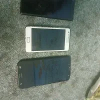 3عدد گوشی نیازمند ب تعمیر