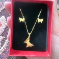 بدلیجات(گوشواره، پلاک و زنجیر پروانه)