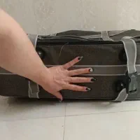 چمدان بزرگ|کیف، کفش، کمربند|مشهد, فلسطین|دیوار