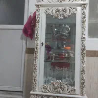 بوفه و آینه و میز