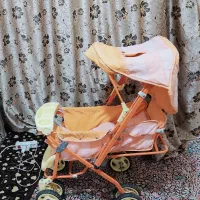 کالسکه  کاملا سالم با مشتری واقعی کنار میام