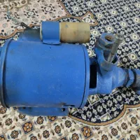 پمپ آب قدیمی|ابزارآلات|باسمنج, |دیوار