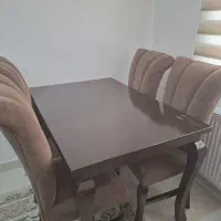 ی دست نهار خوری چ ۴ نفره و دو عدد مبل با عسلی