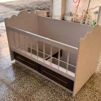 ۳ تا تخت نوزاد