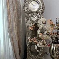 ساعت شیک ایستاده